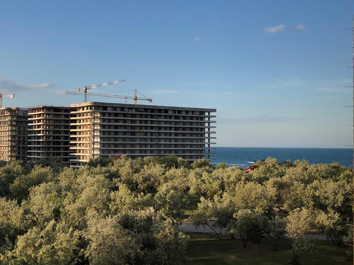 Lotus Northsea Apartment Mamaia Exterior photo
