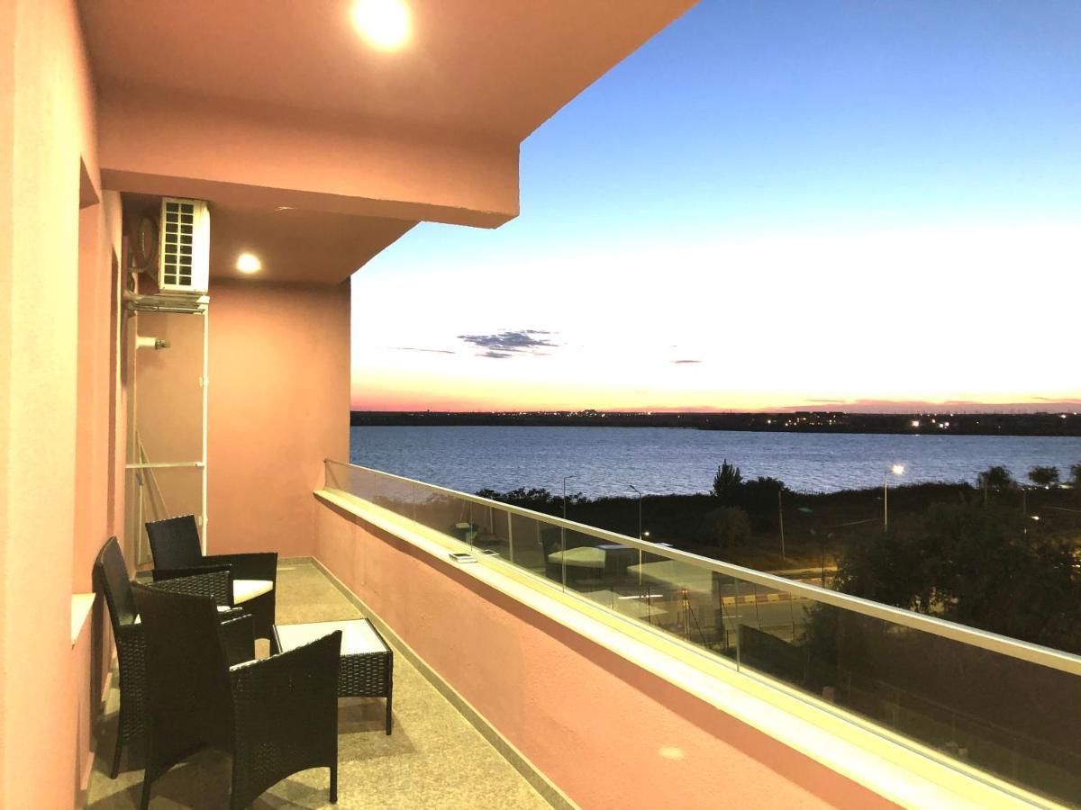 Lotus Northsea Apartment Mamaia Exterior photo
