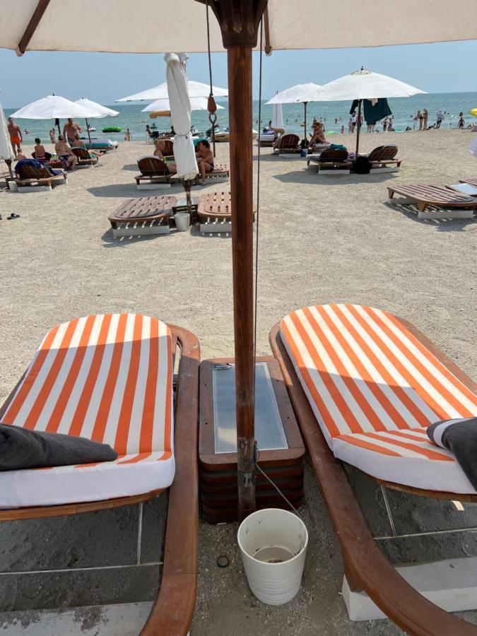 Lotus Northsea Apartment Mamaia Exterior photo